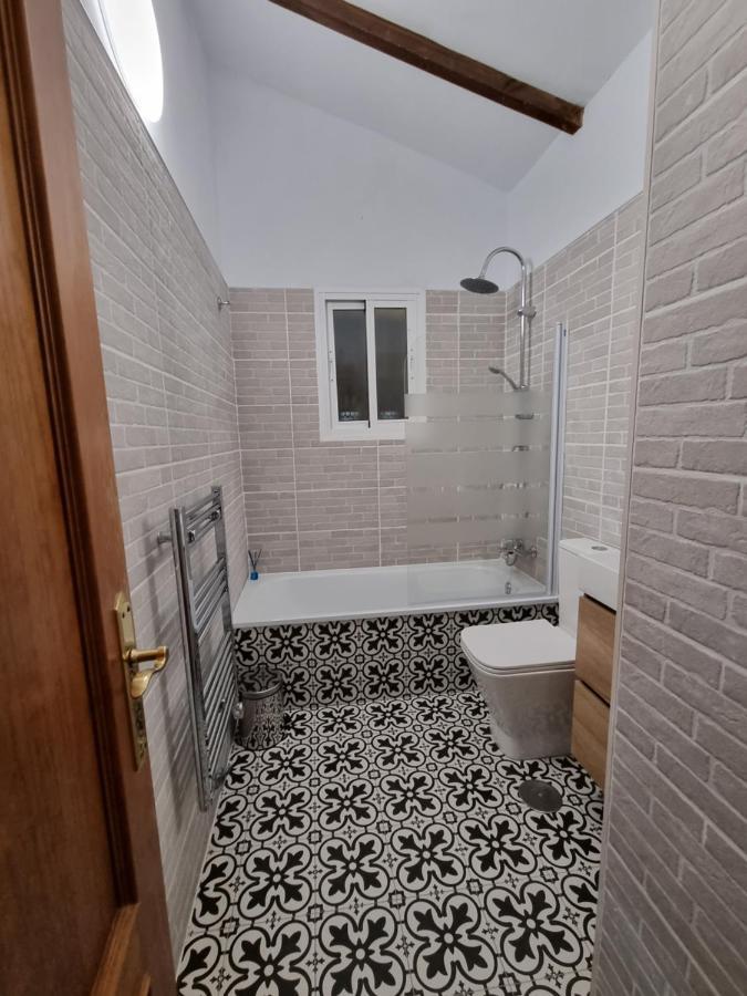 Apartment Lovely 2 Bed With Stunning Views & Pool *