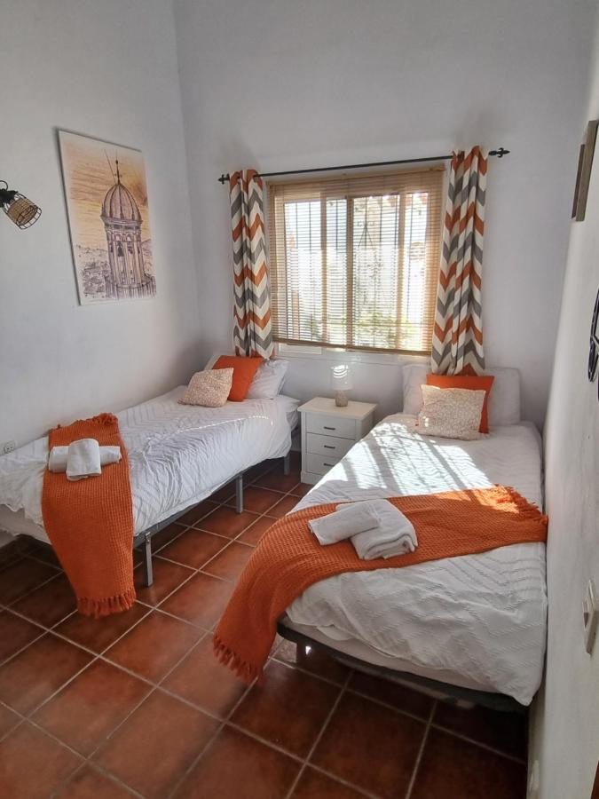 Apartment Lovely 2 Bed With Stunning Views & Pool *
