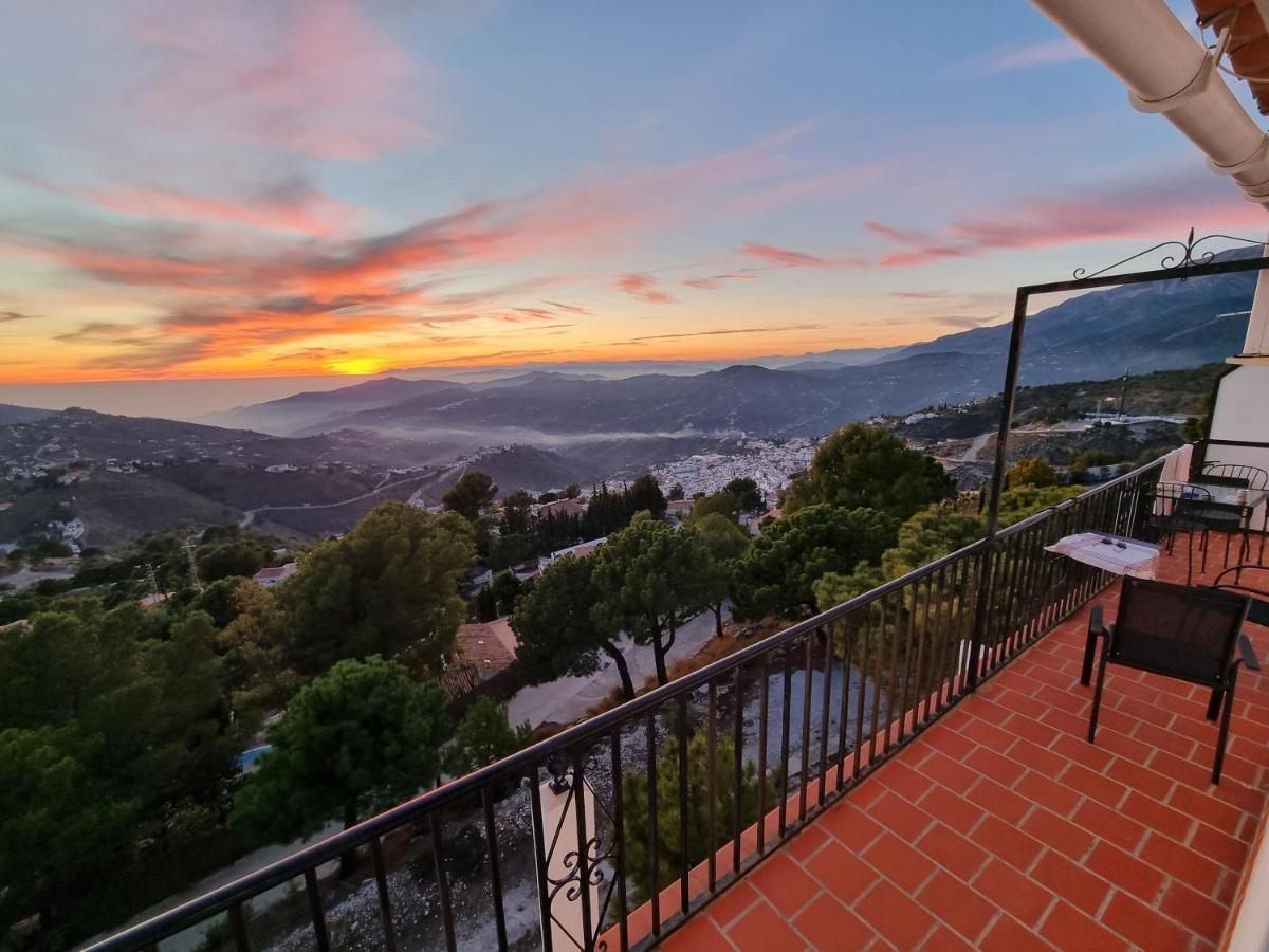 Apartament Lovely 2 Bed With Stunning Views & Pool